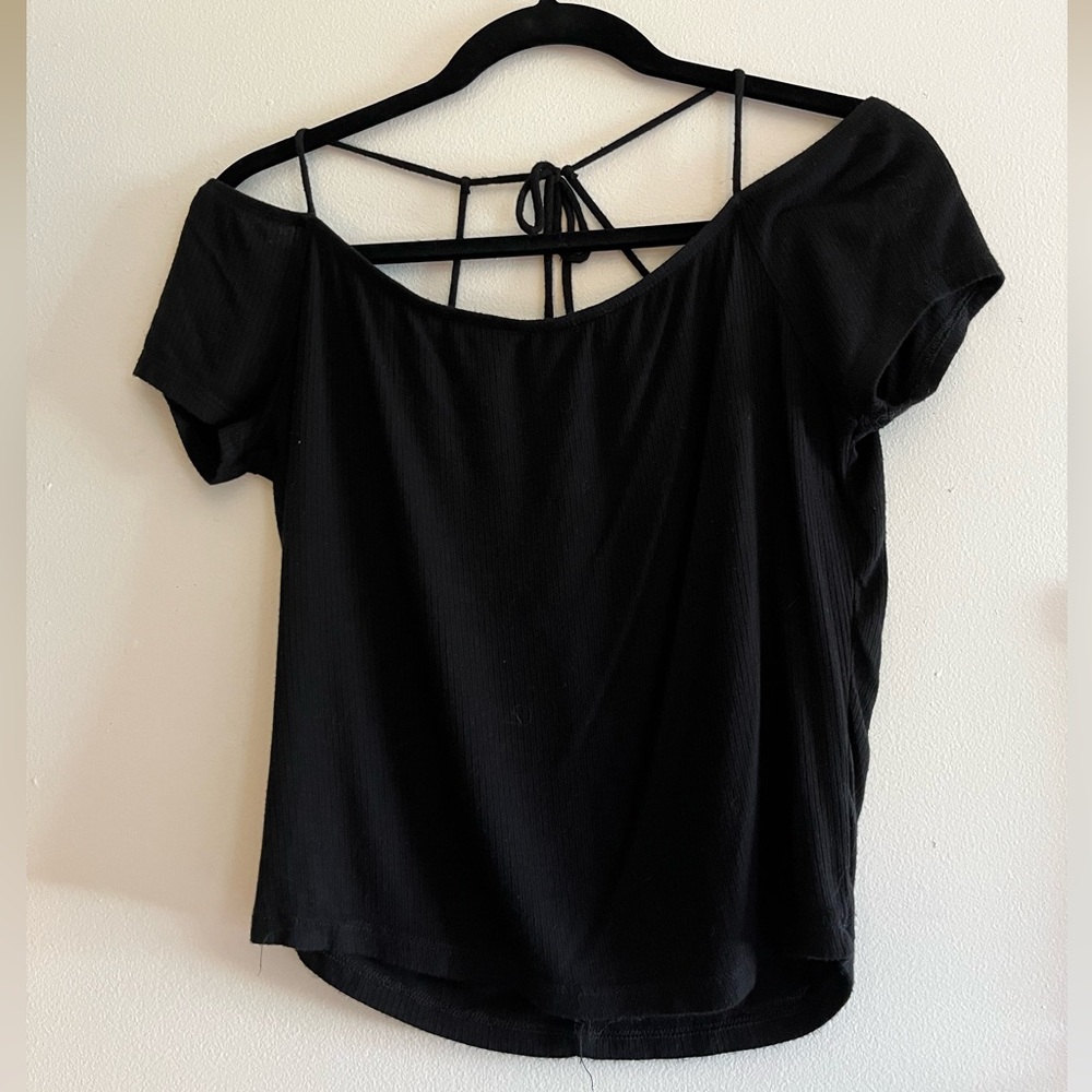 Black strapy tie-back adjustable crop top